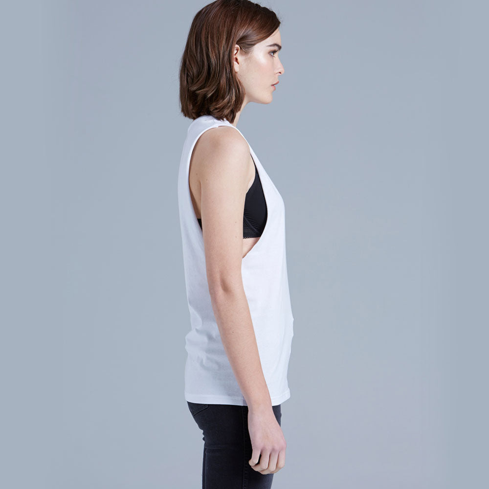 graphic muscle tee, side view.